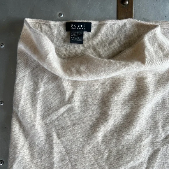 FORTE Cashmere Poncho - Picture 5 of 5